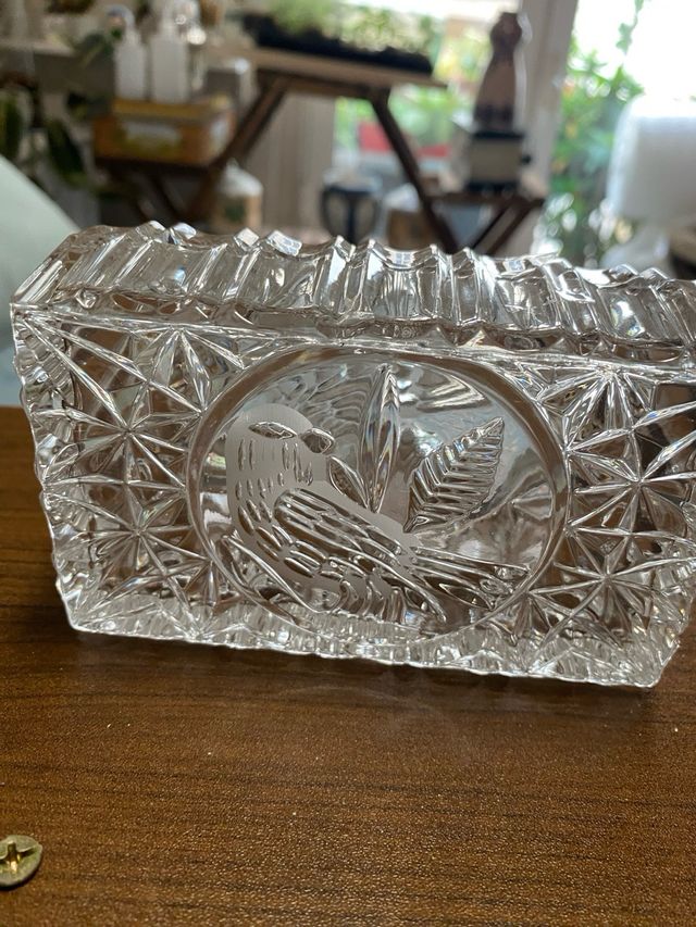 Caja cristal tallado pajarito