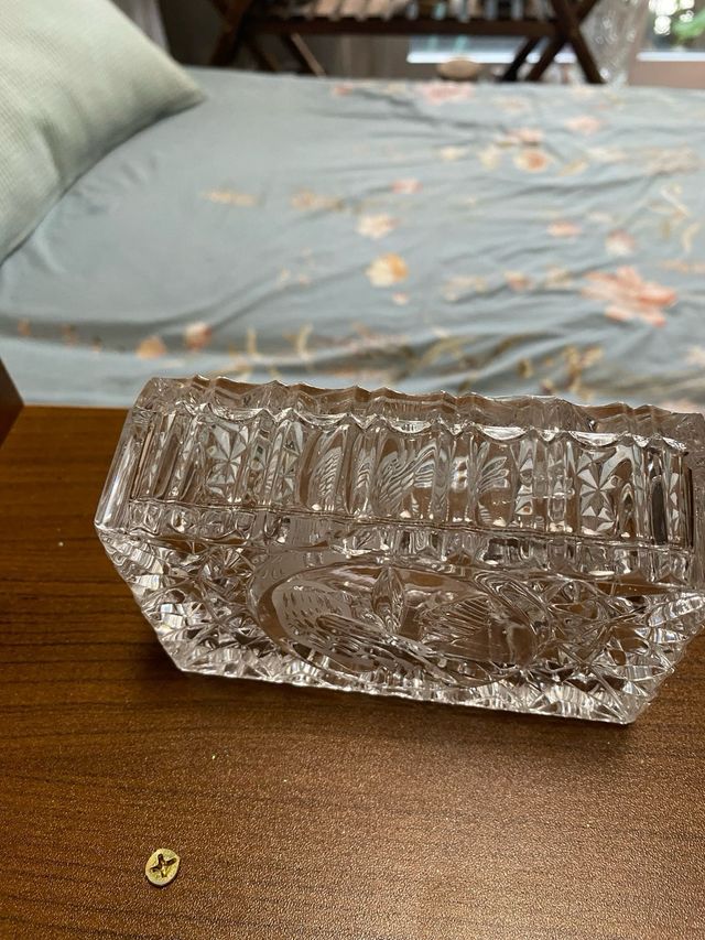 Caja cristal tallado pajarito