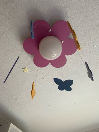 Lámpara techo infantil mariposas y flor