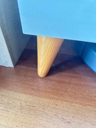 Mobile TV Ikea in legno e plastica