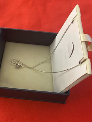 Colgante lágrima zafiro y diamantes