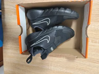 Nike Sneakers Taglia 29.5 Nuove