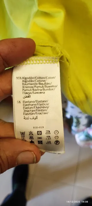 Completo vestito con giacca gialla