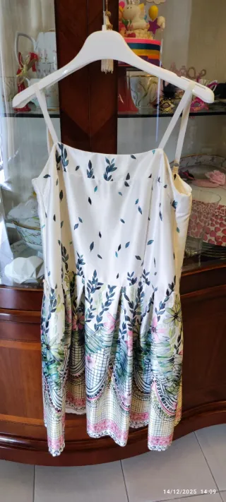 Completo vestito con giacca gialla