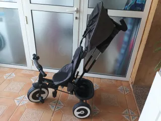 Triciclo infantil gris
