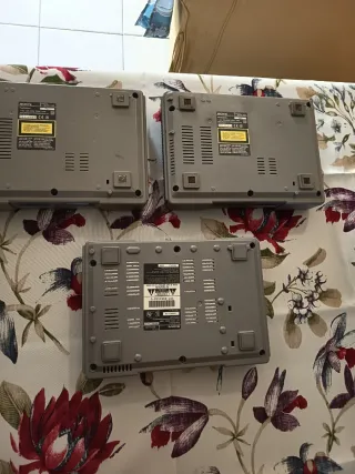 3 Console PS1 Sony (2 SCPH-1002, 1 SCPH-9001 USA)