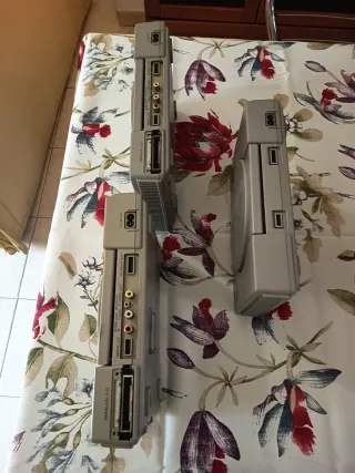 3 Console PS1 Sony (2 SCPH-1002, 1 SCPH-9001 USA)