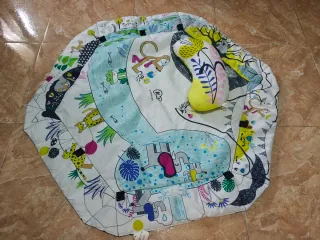 Alfombra de actividades para bebés