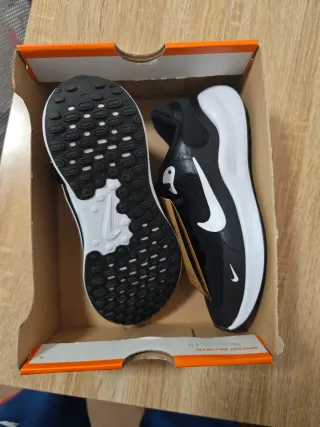 Nike Sneakers Taglia 33.5 Nuove