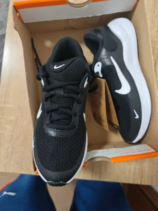 Nike Sneakers Taglia 33.5 Nuove