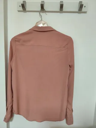 Camisa Stradivarius rosa. Mujer. Talla S