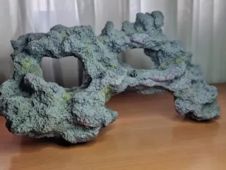 Roccia artificiale per acquario