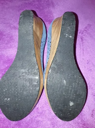 Zapatos de cuña azules para mujer