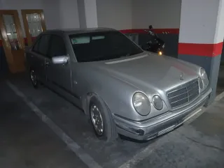Mercedes-Benz Classe E (214) 1998