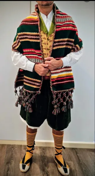 Traje Regional Saragüell Verde y Ocre