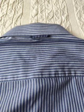 Camisa de Rayas Azules y Blancas de Aqua & Cotton