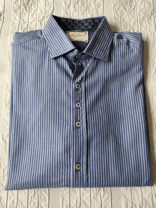 Camisa de Rayas Azules y Blancas de Aqua & Cotton