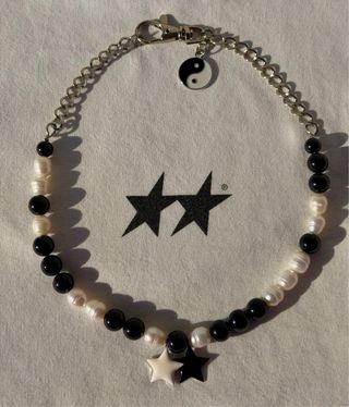 Collana stile TwoJeys perle bianche e nere