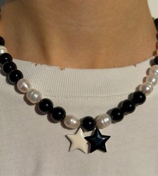 Collana stile TwoJeys perle bianche e nere