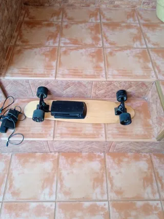 Skate eléctrico con cargador