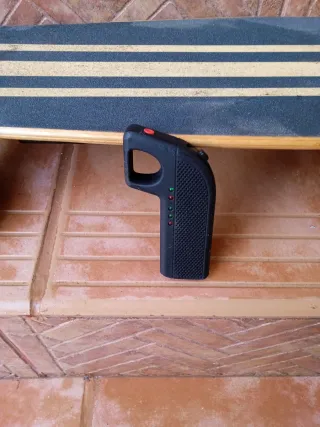 Skate eléctrico con cargador