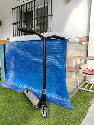 Patinete de trucos negro