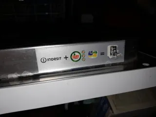 Lavastoviglie Indesit