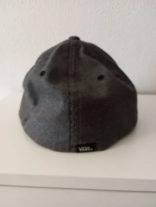 Gorra Vans Gris Oscuro Rayas Negras