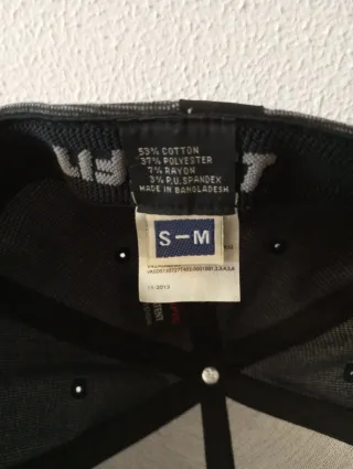 Gorra Vans Gris Oscuro Rayas Negras