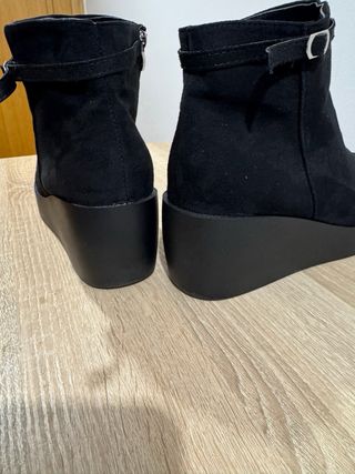 Botines negros de cuña