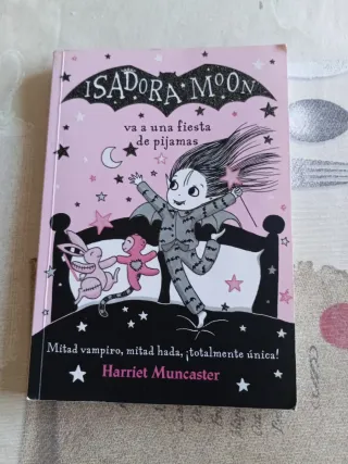 Isadora Moon va a una fiesta de pijamas