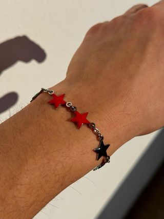 Bracciale stile TwoJeys con stelle colorate