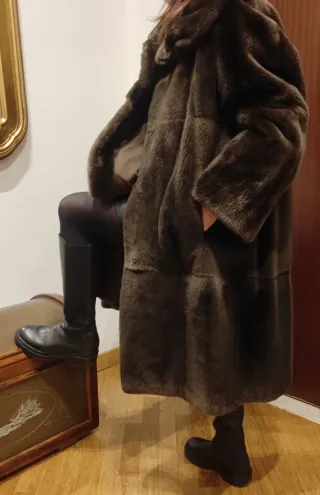 Cappotto in pelliccia di castoro rasato