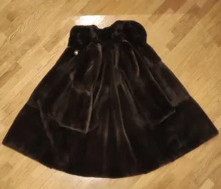 Cappotto in pelliccia di castoro rasato