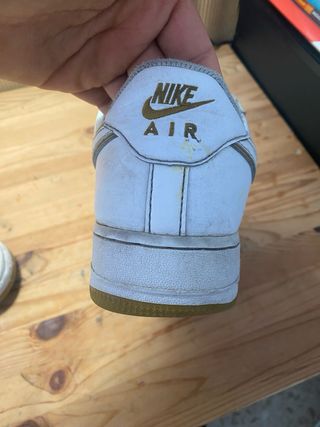 Nike Air Force 1 Blancas Suela Dorada