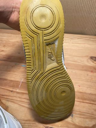 Nike Air Force 1 Blancas Suela Dorada