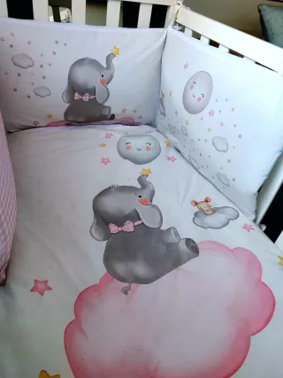 Colcha y chichoneras cuna bebé elefantes
