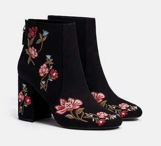 Botines Bershka florales T36 negros