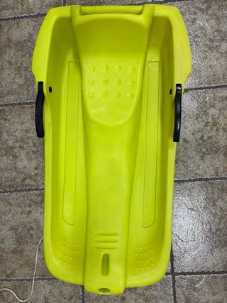 3 Trineos de plástico