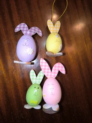 Lote 4 figuras Pascua huevos conejos