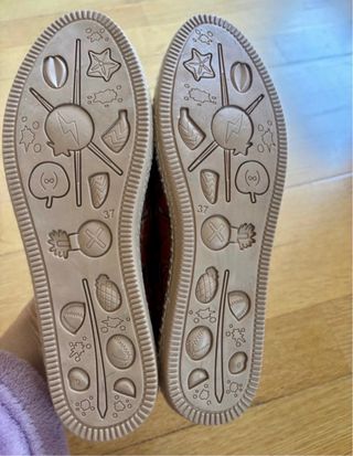 Zapatos planos de piel con diseño floral