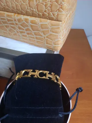 Pulsera dorada CH.