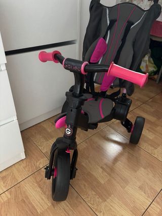 Triciclo infantil con manillar y asiento