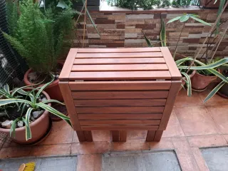 Mesa de madera Teka extensible, ancho 70 ,alto 73.