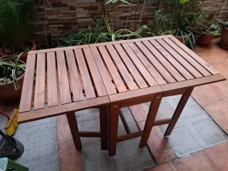 Mesa de madera Teka extensible, ancho 70 ,alto 73.