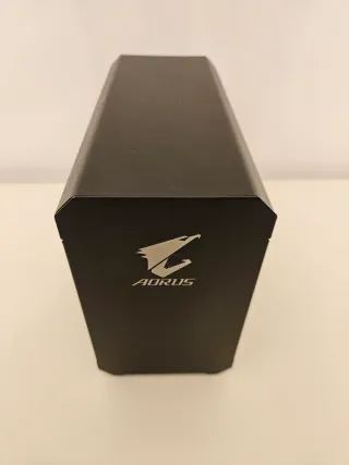 Scatola di gioco Gigabyte Aorus eGPU GTX 1080
