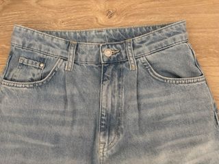 Pantalón vaquero H&M con pinzas