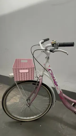 Bicicleta para niñas en buenísimo estado