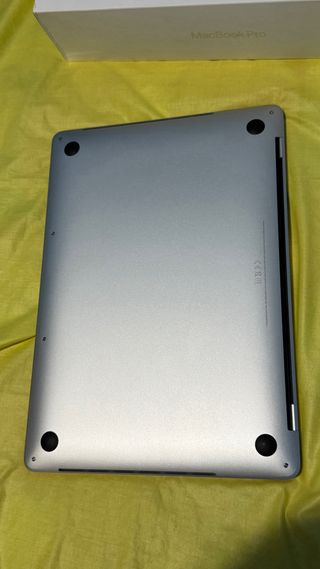 MacBook Pro 13” 2020 512GB/16GB bat 100%