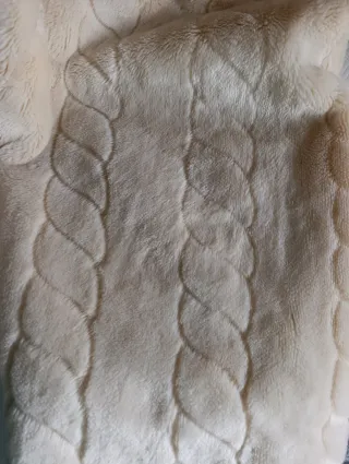 Abrigo largo piel sintética beige